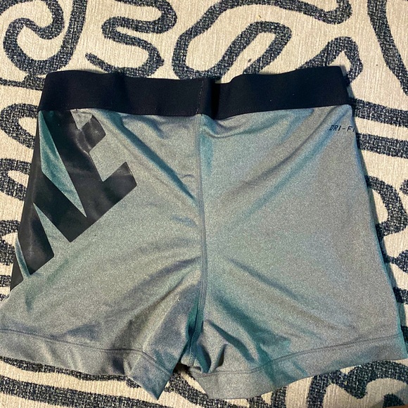 Nike Pro Dri Fit Athletic Shorts Medium - Picture 2 of 2